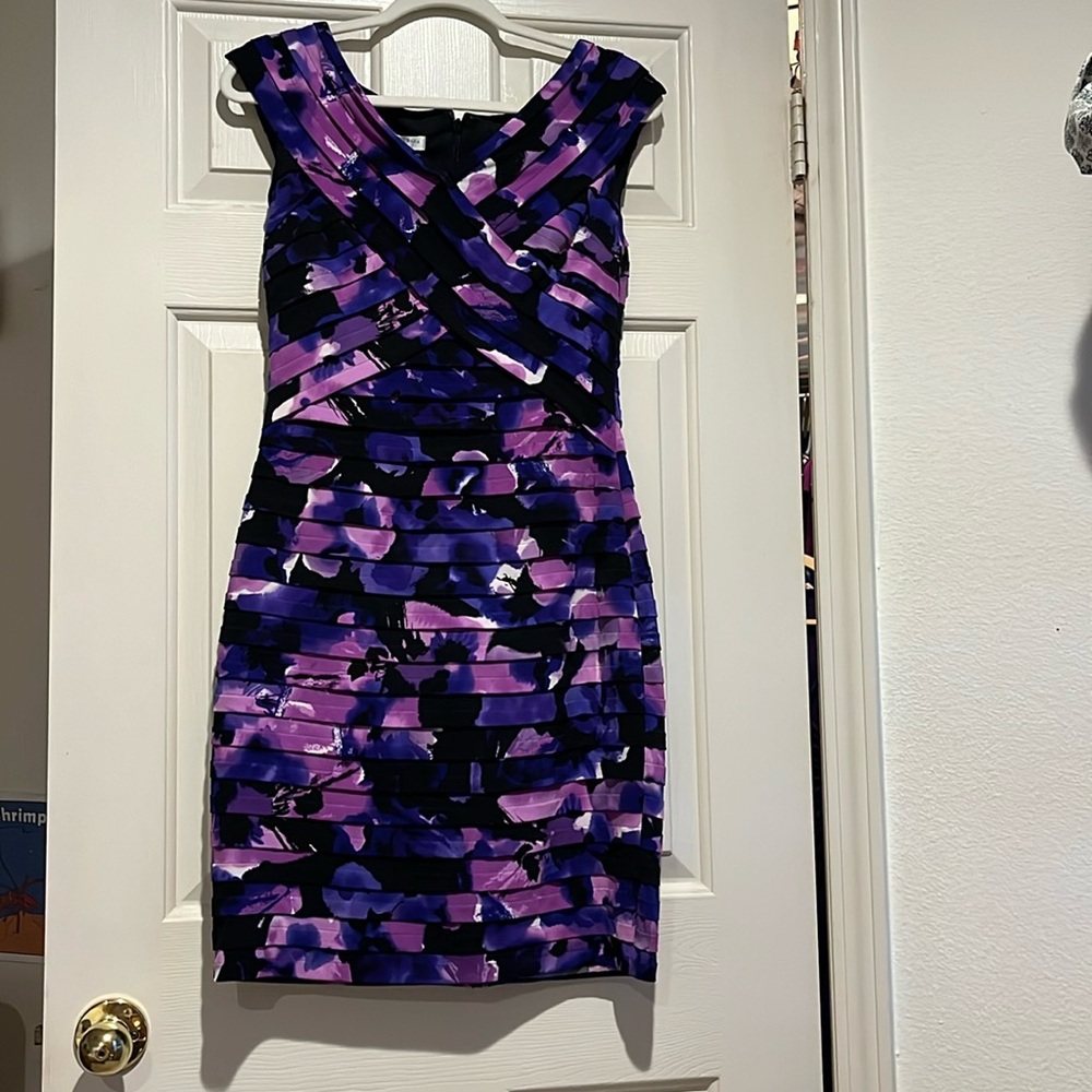 London Times Layered Ruffle Floral Watercolor Cocktail Dress in Purple Size 8P